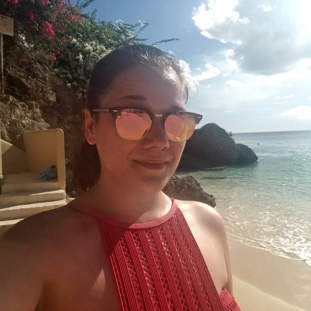 Meet your Posher, Ghia